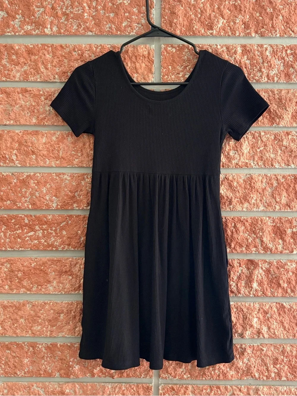 Old Navy Black Short Sleeve Ribbed Skater Dress